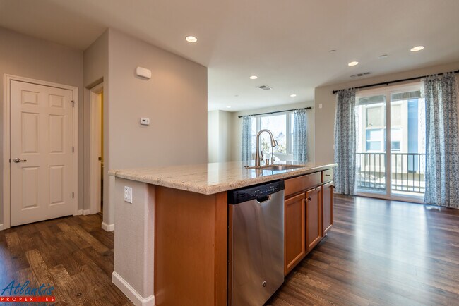 Building Photo - 1576 McCandless Dr