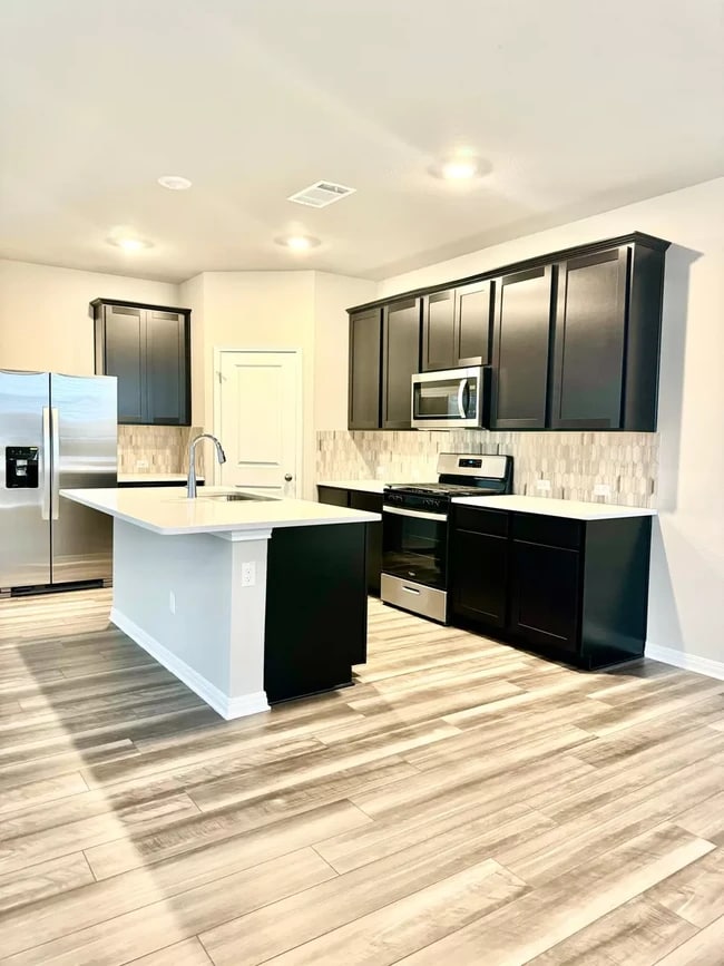 Foto del edificio - 3708 Sweet Watermelon Ln