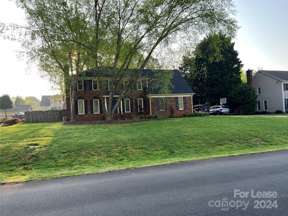 Primary Photo - 16518 Greenfarm Rd