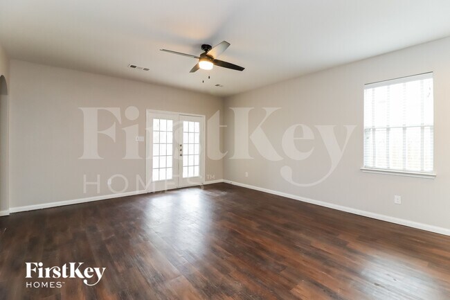 Foto del edificio - 6205 Ryan Creek Rd