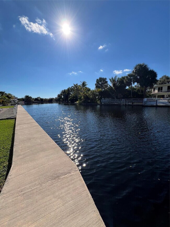 Foto del edificio - 1814 E Oakland Park Blvd