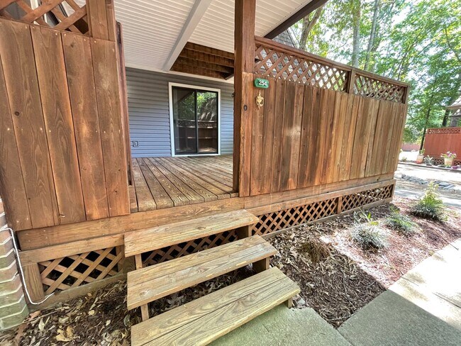 Foto del edificio - Spacious 3 bedroom in Finley Forest offers convenient location and neighborhood amenities