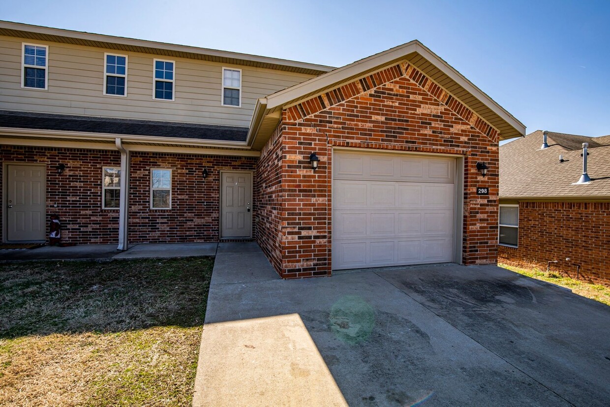 Foto principal - ***298 Copper Oaks***