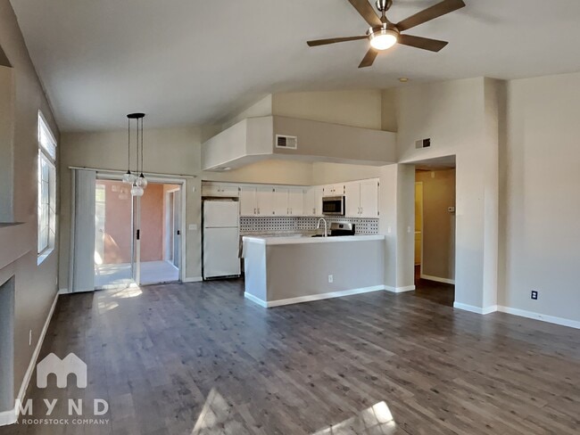 Building Photo - 7705 Constanso Ave