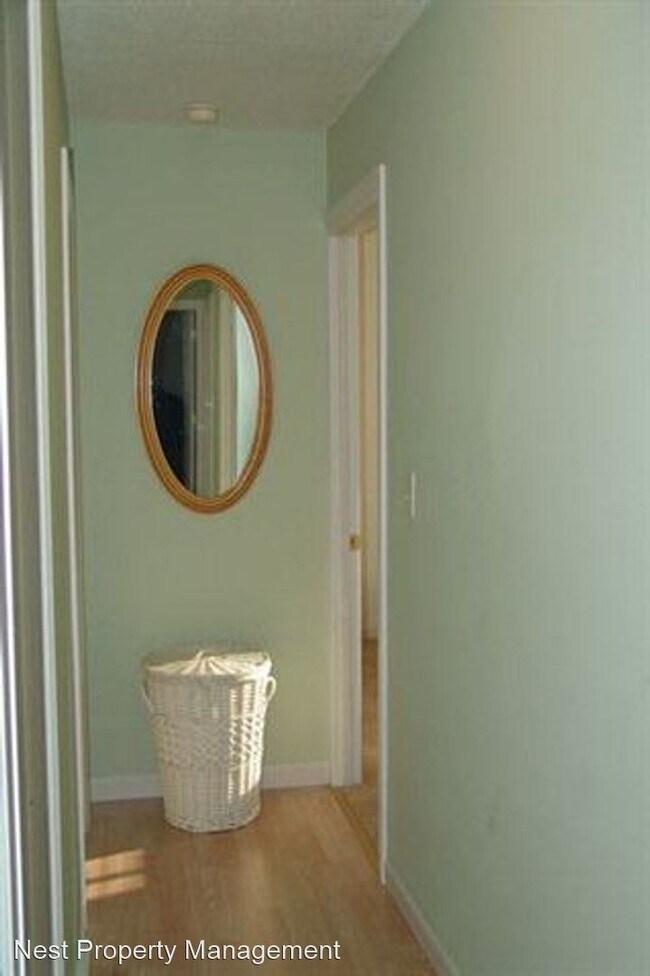 Building Photo - 4 br, 1.5 bath House - 109 Shrader Rd.