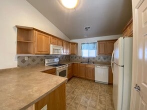 Building Photo - 783 W 2500 S