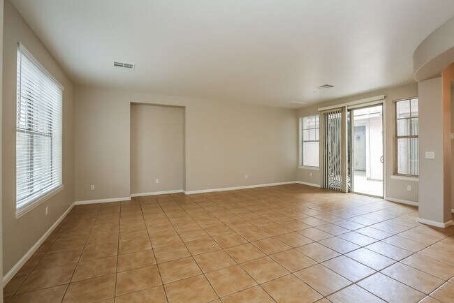 Building Photo - 5638 Mammoth Mountain St