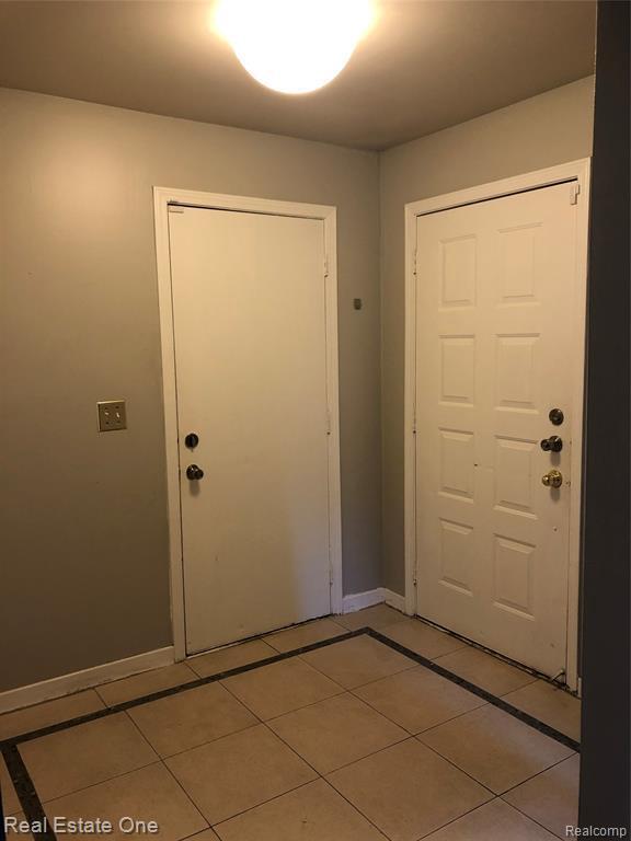 Building Photo - 7482 N Brynmawr Ct