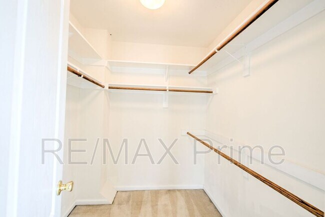 Building Photo - 1560 Wynd Crest Way