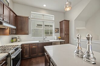 Building Photo - 4413 Eli St