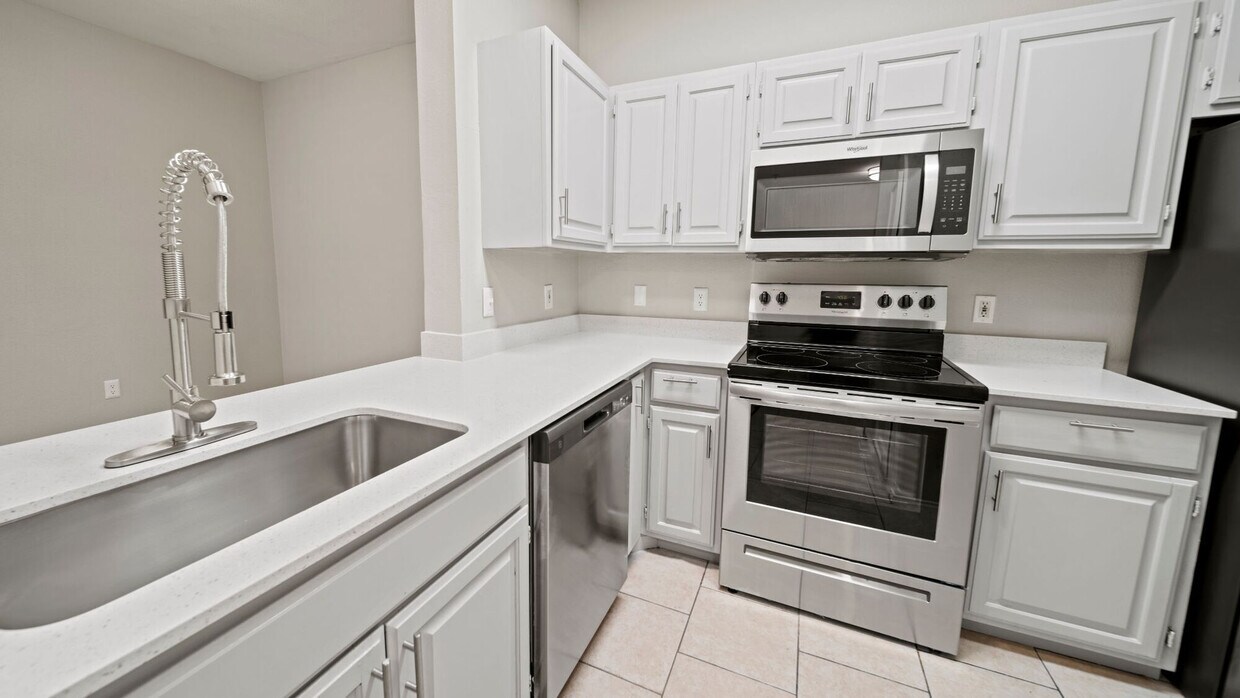 Hillside on Cannon 2202 E William Cannon Dr Austin, TX