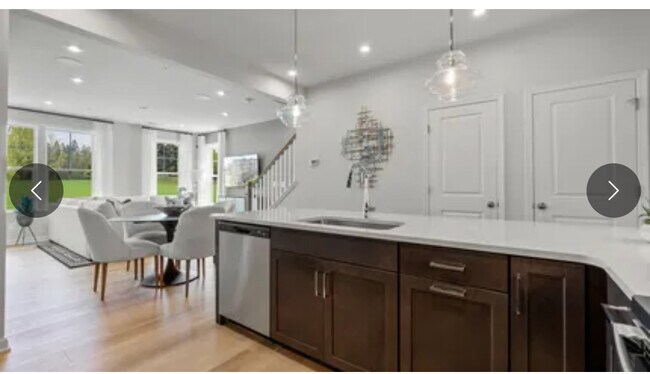 Foto del edificio - 658 Brookwood Glen Ter