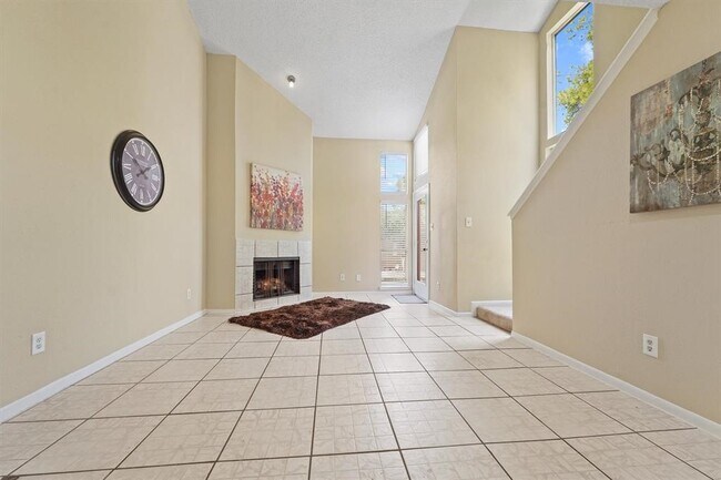 Foto del edificio - 10855 Meadowglen Ln