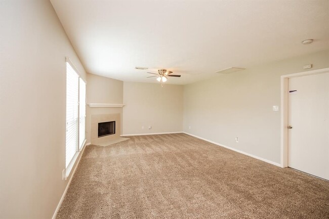Building Photo - 1806 Adobe Falls Dr