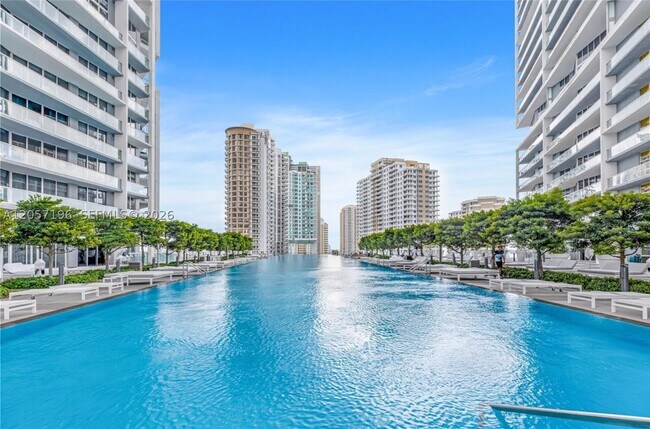Foto del edificio - 475 Brickell Ave