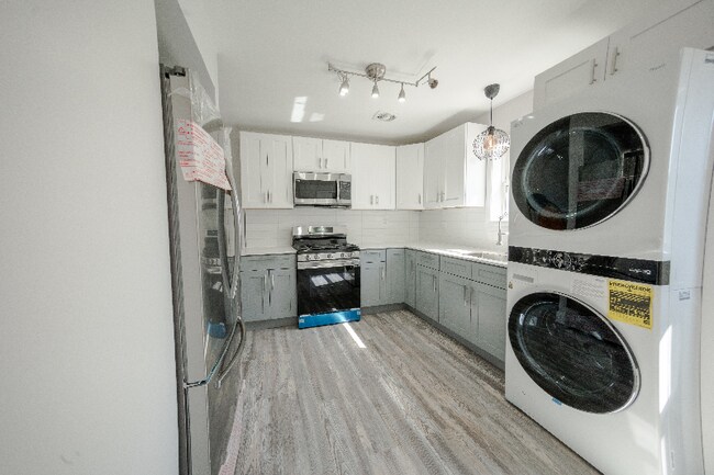 Photo - 2242 N Lavergne Ave Apartment