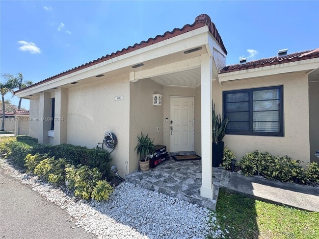 Foto del edificio - 6376 NW 170th Ln