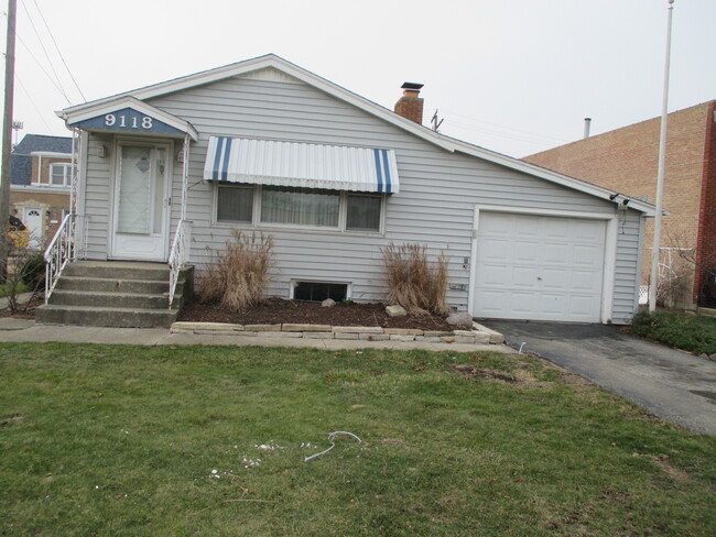 Building Photo - 9118 S Kolmar Ave