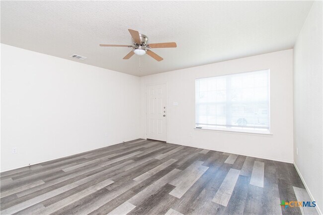 Foto del edificio - 1308 Liberation Ln