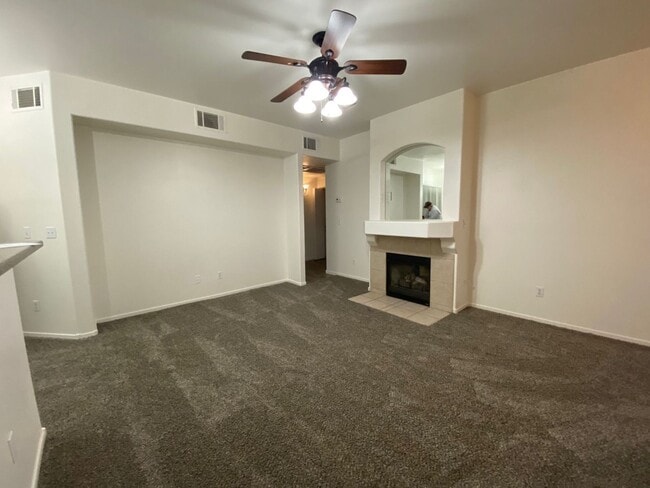 Building Photo - Great 2 Bedroom Condo!