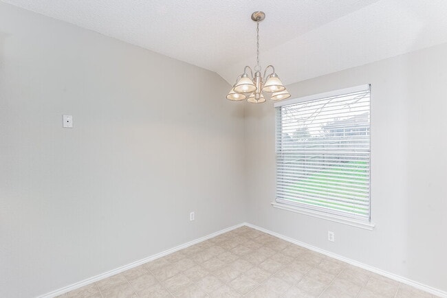 Building Photo - 616 Cumberland Dr