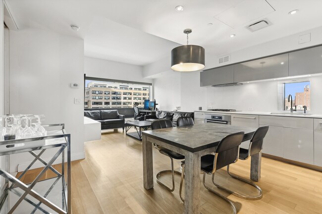 Building Photo - 123 3rd Ave