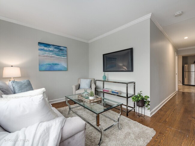 Foto del edificio - 2843 N Christiana Ave