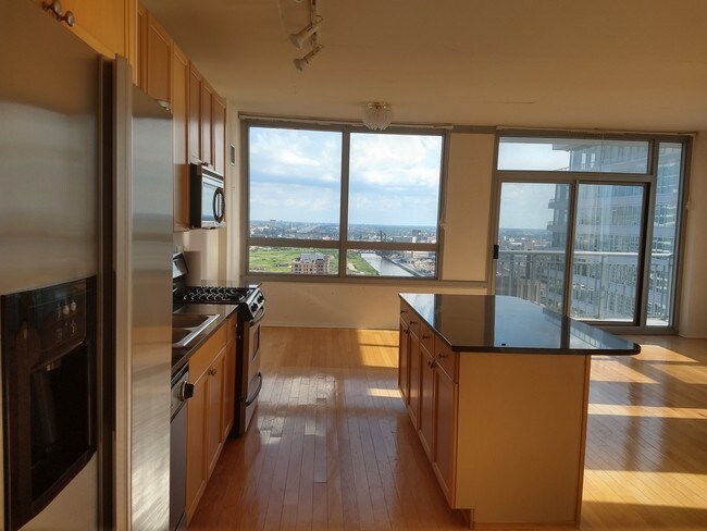 Building Photo - 701 S Wells St