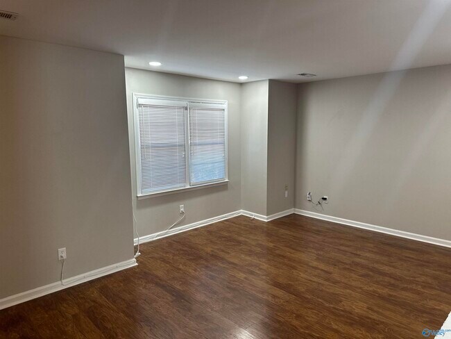 Foto del edificio - 1536 Four Mile Post Rd SE