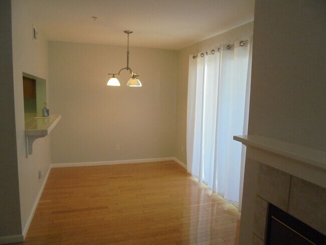 Building Photo - Southbridge Townhome