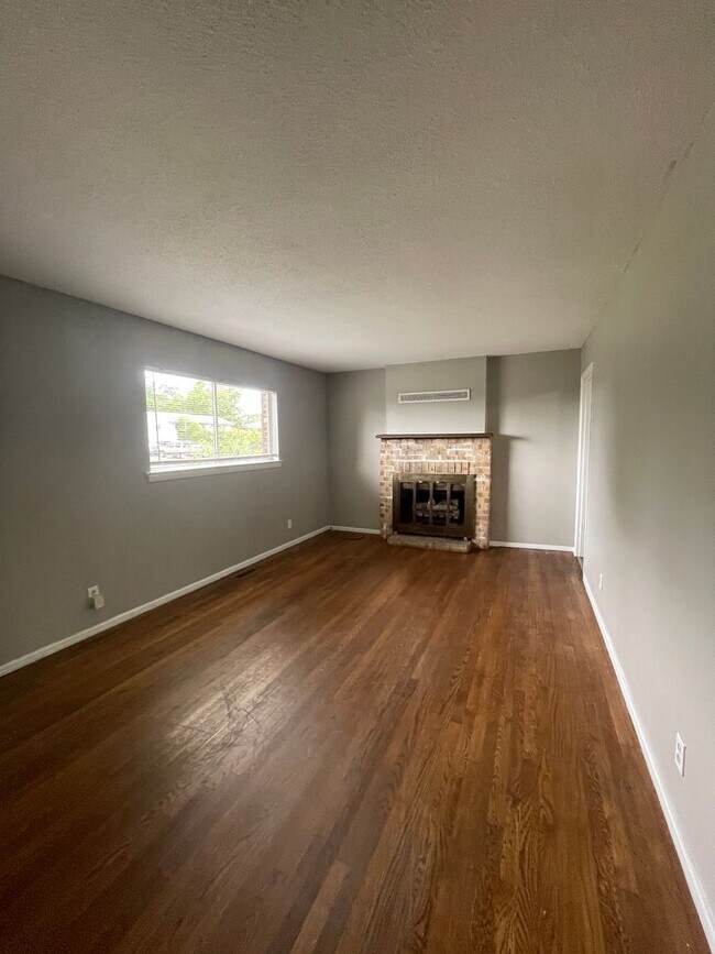 Foto del edificio - 4 bed 2.5 bathroom house