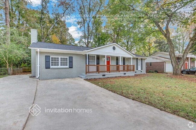 Building Photo - 3724 Manhattan Dr