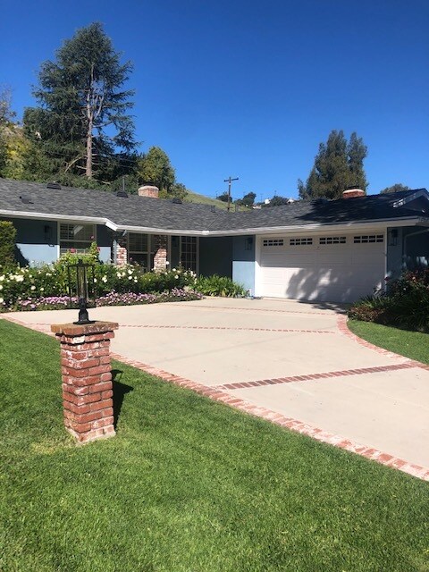 Foto principal - 26835 Basswood Ave