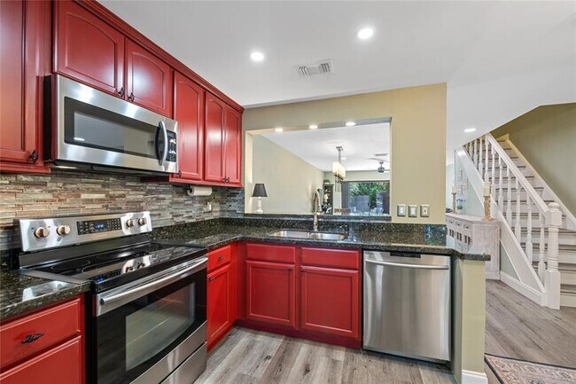 Foto del edificio - 3020 S Oakland Forest Dr