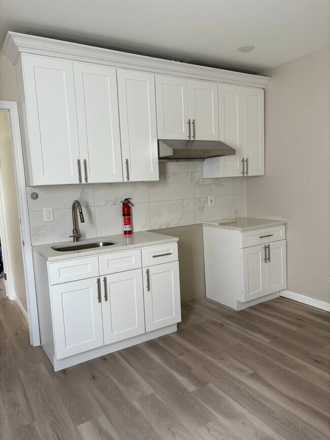 Foto del edificio - 1765 W 9th St