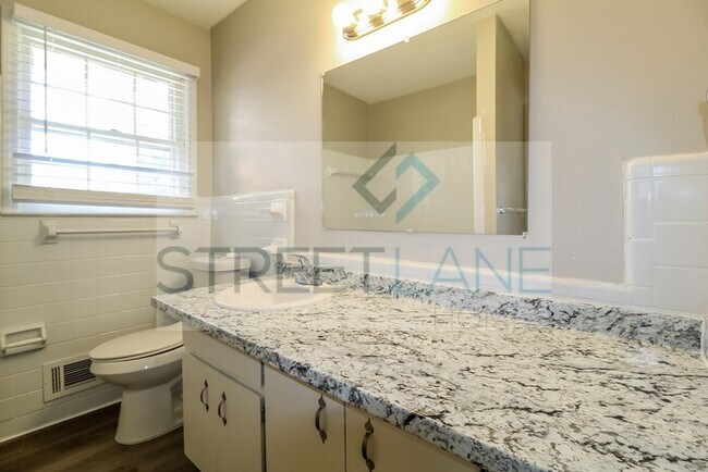 Building Photo - REDUCED!
