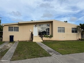 Building Photo - 3091 SW 84th Ct