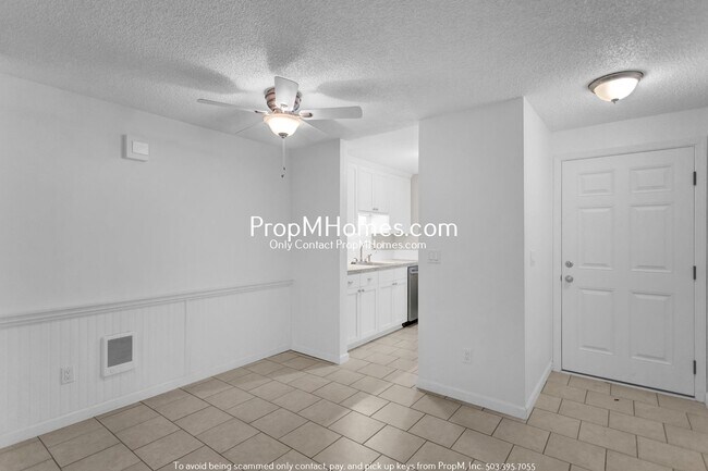 Building Photo - Updated Condo in Westlake Village – Privat...