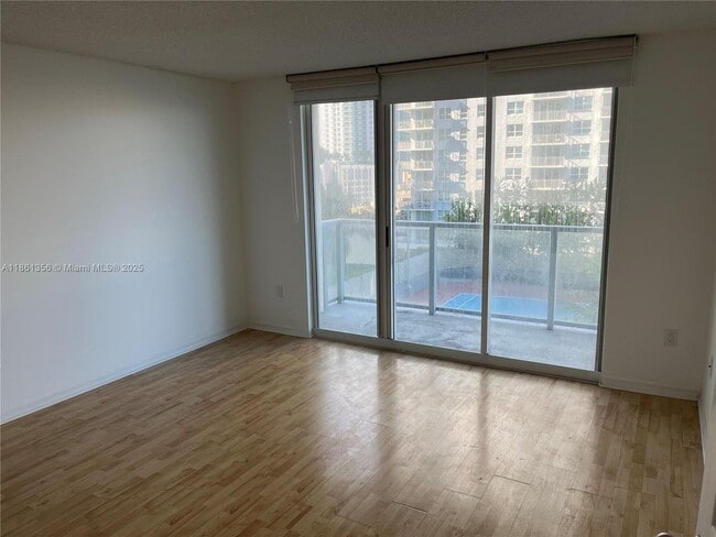 Building Photo - 1155 Brickell Bay Dr