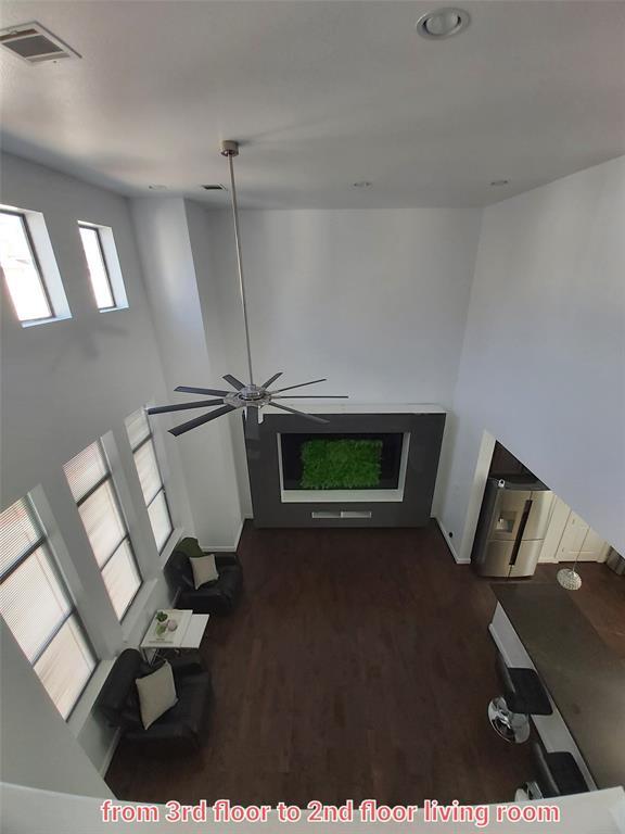 Foto del edificio - 9050 Laverne Cres