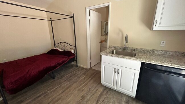Foto del edificio - 28605 Forest Meadow Pl