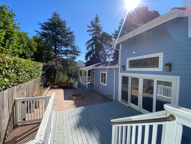 Building Photo - Available NOW! Rare, Spacious 4-Bed, 3-Bat...
