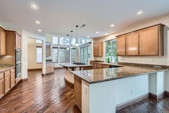 Building Photo - 136 N Ring Dove Dr