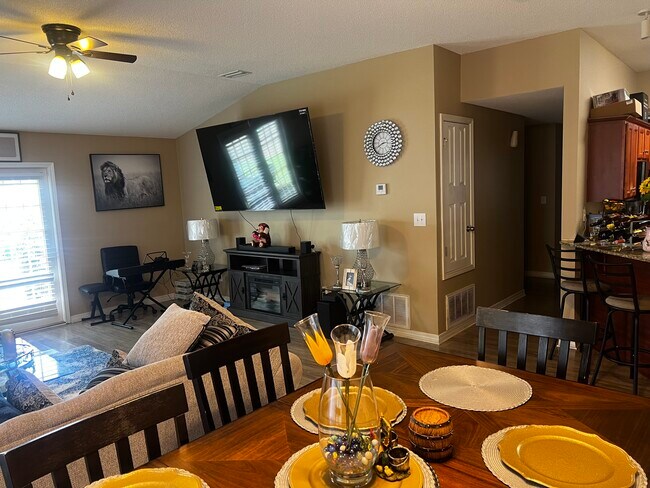 Foto del edificio - 341 Cotton Bay Ln