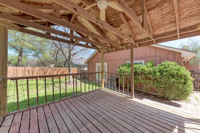 Building Photo - 8610 Croydon Loop