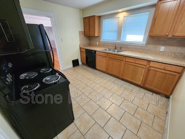 Foto del edificio - 127 Monterey Ave