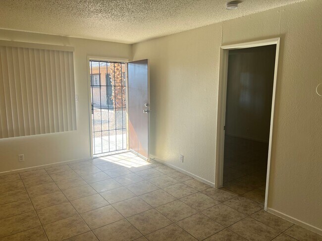 Foto del edificio - Available 1 Bedroom Condo In Central Las Vegas
