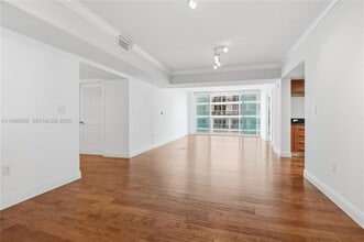 Building Photo - 1800 N Bayshore Dr