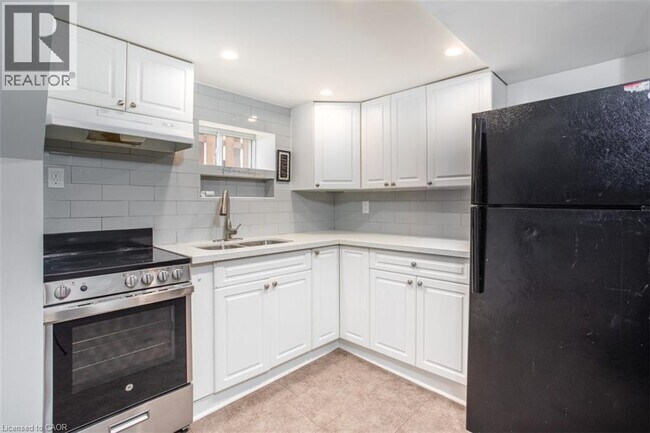 Building Photo - 2162 Mt Forest Dr