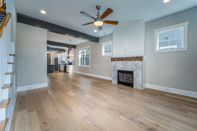 Photo - 288 W Main St House